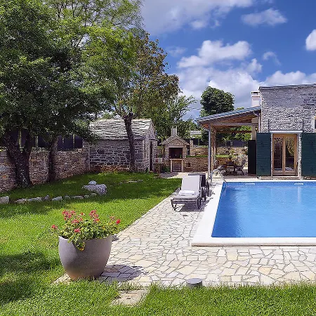 Villa Bazgalji Lovrinici